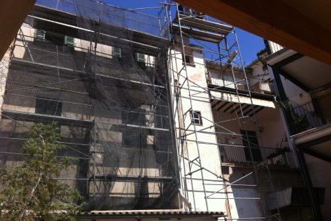 RENOVATION APARTMENT SOLLER